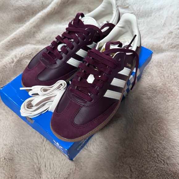 Adidas Samba OG Women's Shoes in Bugundy/Gold 7 - Picture 1 of 5